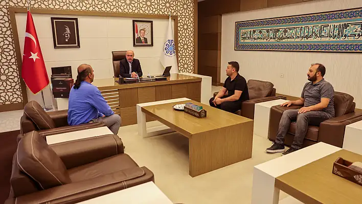 Selçuklu'da Halk Günü Geleneği Sürüyor: Başkan Vatandaşlarla Buluştu