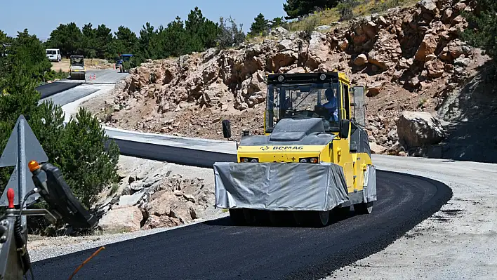 Selçuklu'da sıcak asfalt çalışmaları: O yol Temmuz'da tamamlanacak!