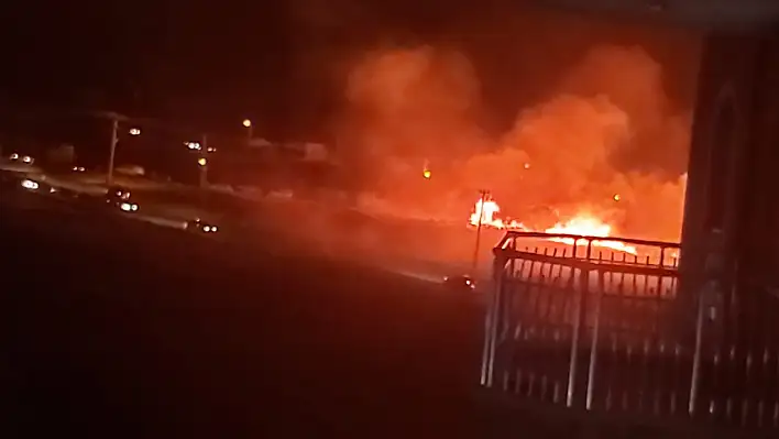 Son Dakika Konya: Meram Hatıp'ta Büyük Saman Yangını! Ekipler Sevk Edildi