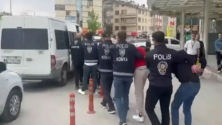 Sosyal Medyada Silah Paylaşanlara Operasyon: 14 Gözaltı