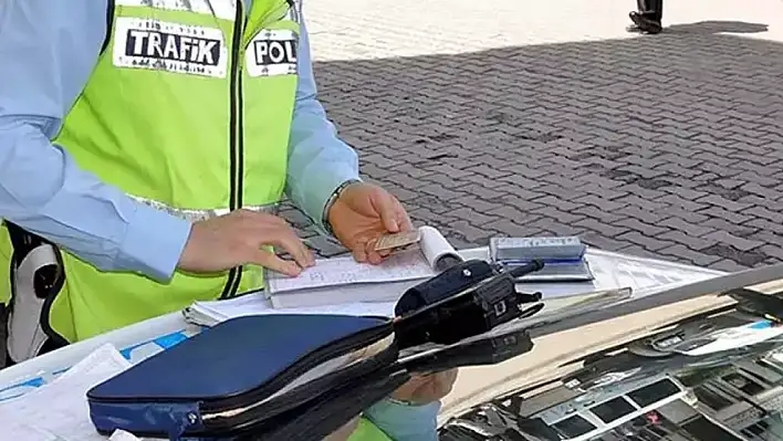 Trafikte yeni dönem: 20 bin TL'ye varan trafik cezaları!