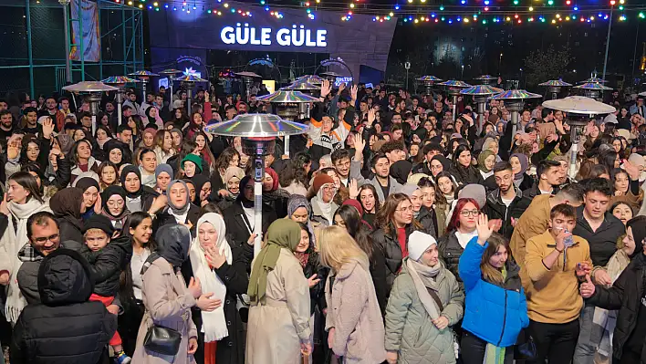 Üniversiteli Gençler Kış Festivali'nde Eğlendi