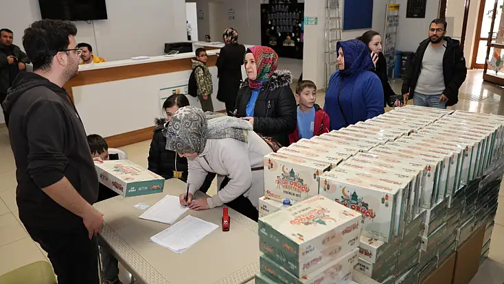 Başkan Altay: “çocuklar Ramazan’ı heyecanla karşılasın diye ilk oruç hediyelerinin dağıtımına başladık”