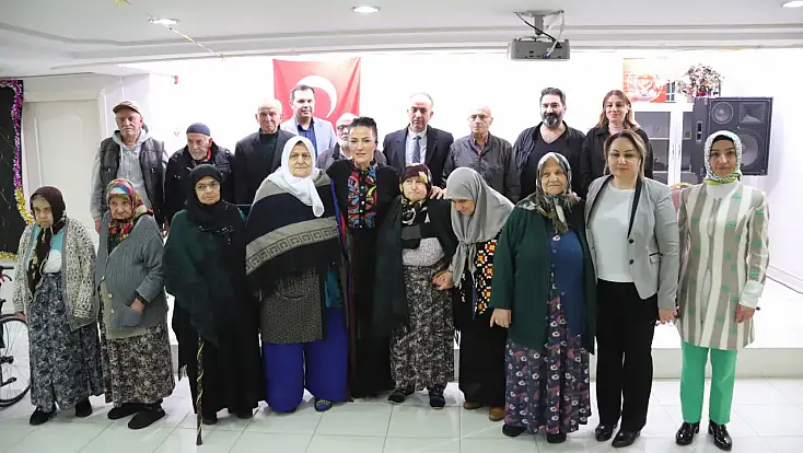 Huzurevinde Sanat Dolu Gece: 