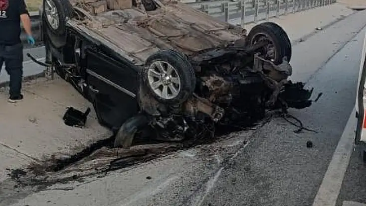 Konya'da kontrolden çıkan kamyonet devrildi: 1 ölü, 2 yaralı
