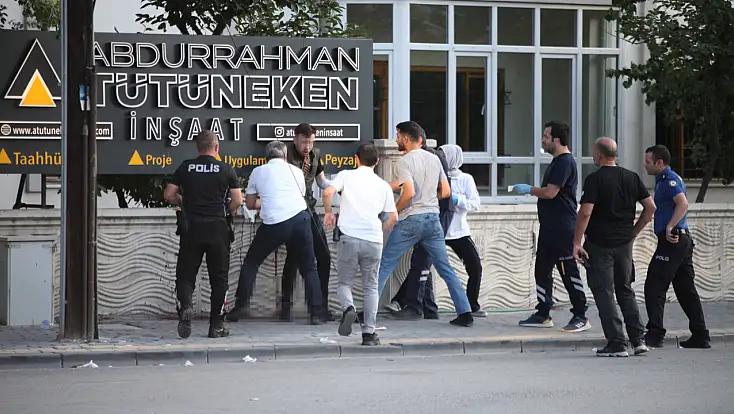 Konya'da Sevgilisinden Ayrılan Genç Önce Ateş Açtı, Sonra Kendine Zarar Verdi