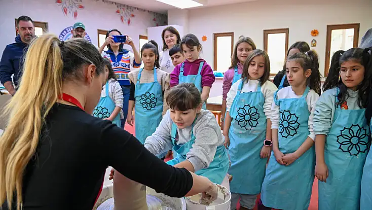 Selçuklu Belediyesi Sanat Ve Tasarim Atölyesi  Erasmus+ “Sen Games” Ile Uluslararasi Buluşmaya Ev Sahipliği Yapti