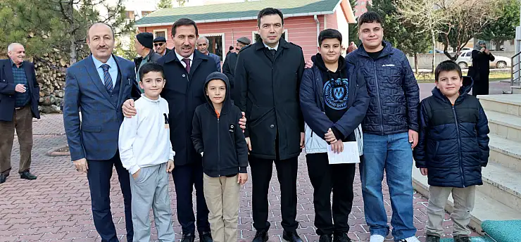 Cengiz Ayhan, Hasan Kılca Ve Turan Kayacilar Ulubatli Hasan Mahallesinde Vatandaşlarla Buluştu