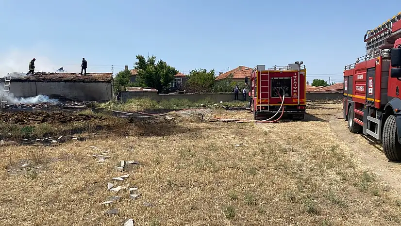 Konya'da Korku Dolu Anlar: Hayvanların Olduğu Samanlık Yandı
