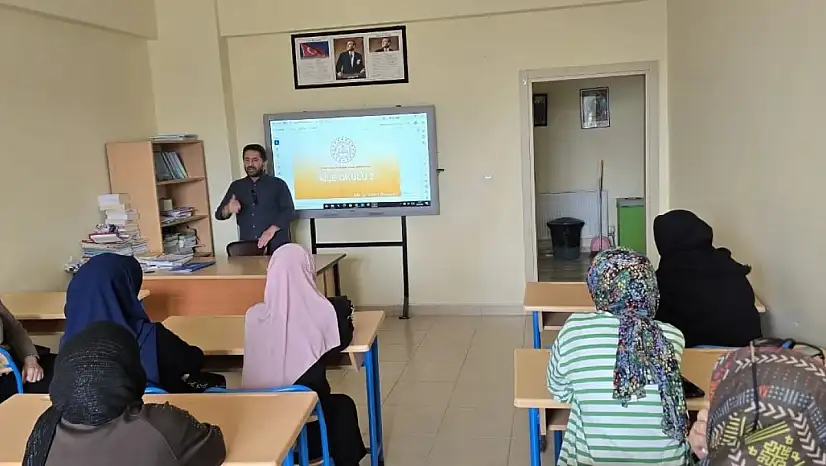 Kulu'da Aile ve Ebeveyn Okulu kursları ilgiyle sürüyor