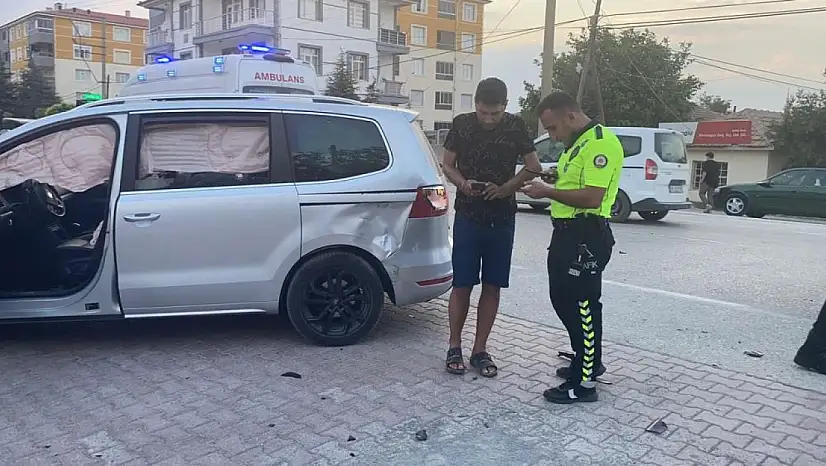 Kulu'da otomobille çarpışan motosikletin sürücüsü ağır yaralandı