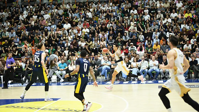 Selçuklu'da basketbol coşkusu: Konya seriyi eşitledi