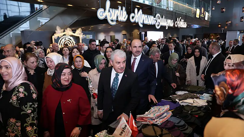 BAŞKAN ALTAY 17. ALTIN DOKUNUŞLAR FESTİVALİ’NE KATILAN HERKESE TEŞEKKÜR ETTİ