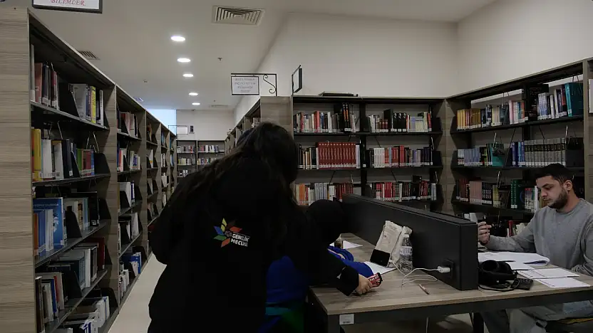 Büyükşehir Gençlik Meclisi'nden Final Haftasında Öğrencilere Destek