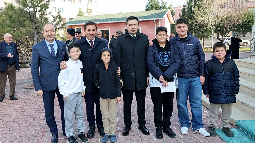 Cengiz Ayhan, Hasan Kılca Ve Turan Kayacilar Ulubatli Hasan Mahallesinde Vatandaşlarla Buluştu