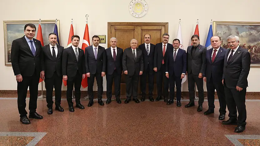 Konya heyetinden Milli savunma Bakanı Yaşar Güler'e ziyaret