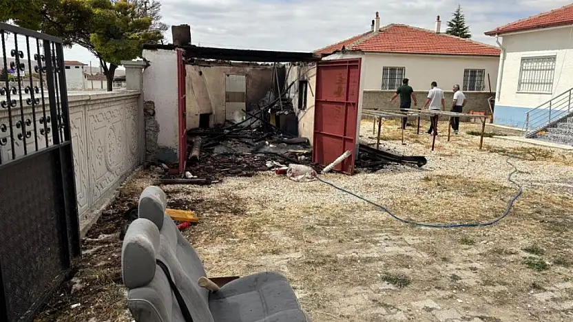 Kulu'da bir evin bahçesindeki garajda yangın çıktı