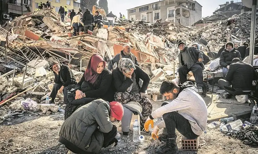 6 Şubat 2023 Türkiye'nin Karanlık Sabahı