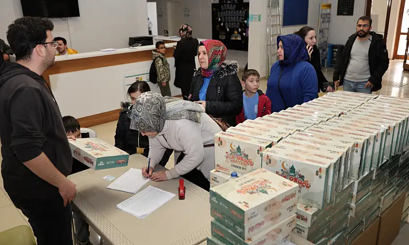 Başkan Altay: 'çocuklar Ramazan'ı heyecanla karşılasın diye ilk oruç hediyelerinin dağıtımına başladık'