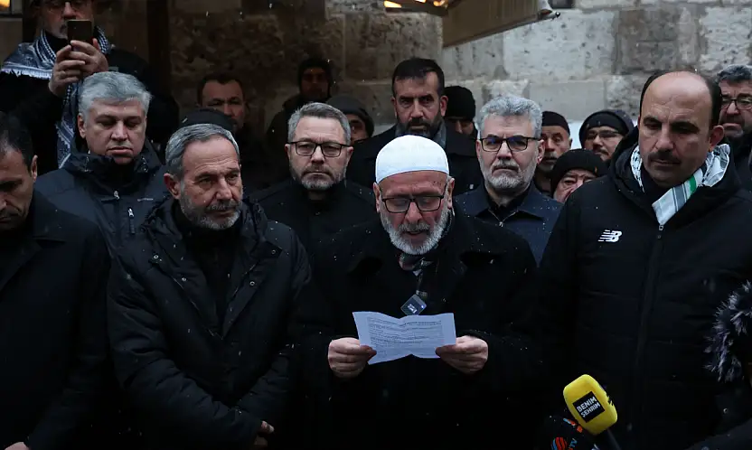 Başkan Altay, Filistin'E Destek Için Yeni Yilin Ilk Sabah Namazinda Konyalilarla Buluştu