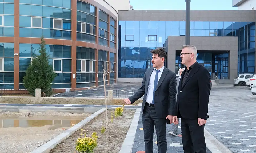 Başkan Ustaoğlu, yeni hastane binasında incelemelerde bulundu