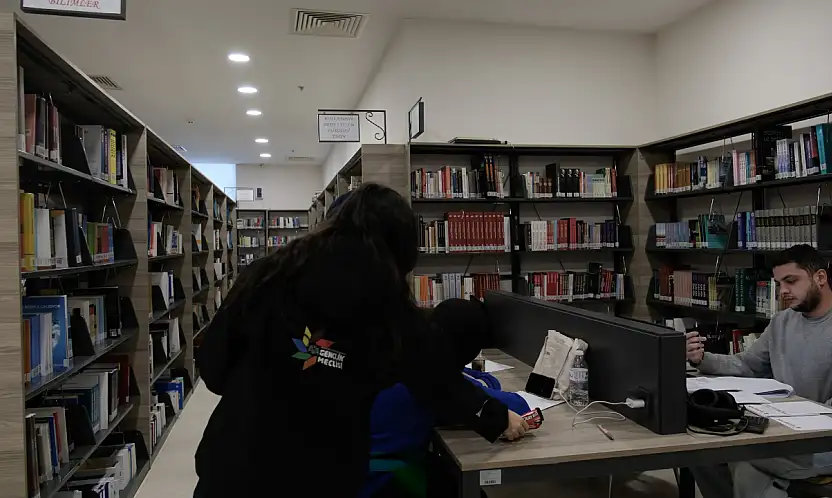 Büyükşehir Gençlik Meclisi'nden Final Haftasında Öğrencilere Destek