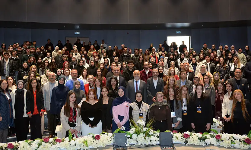 Geleceğin Sağlık Yöneticilerine NEÜ'de Anlamlı Konferans