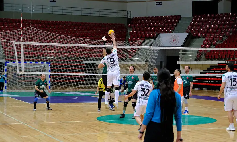 Konya Büyükşehir Kurumlar Arasi Voleybol Turnuvasi Için Kayıtlar Başladı
