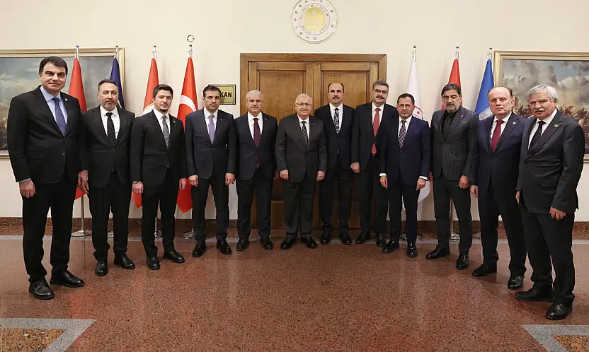 Konya heyetinden Milli savunma Bakanı Yaşar Güler'e ziyaret