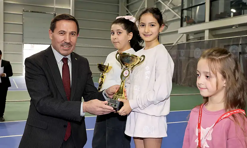 Konya tenis turnuvası Karatay'da tamamlandı