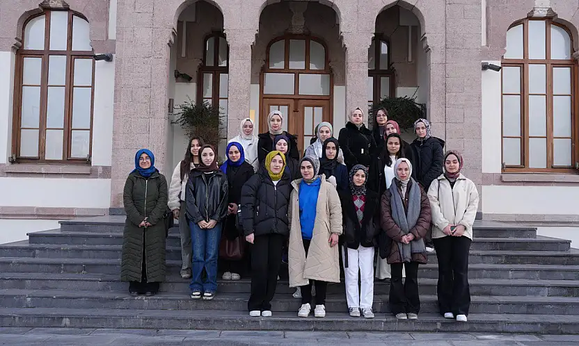 Lima öğrencileri taş bina'daki siyer sergisi'ni ziyaret etti