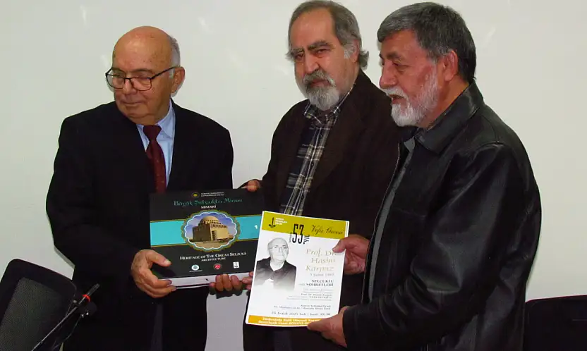 Prof. Dr. Karpuz'a Vefa