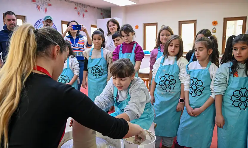 Selçuklu Belediyesi Sanat Ve Tasarim Atölyesi  Erasmus+ 'Sen Games' Ile Uluslararasi Buluşmaya Ev Sahipliği Yapti