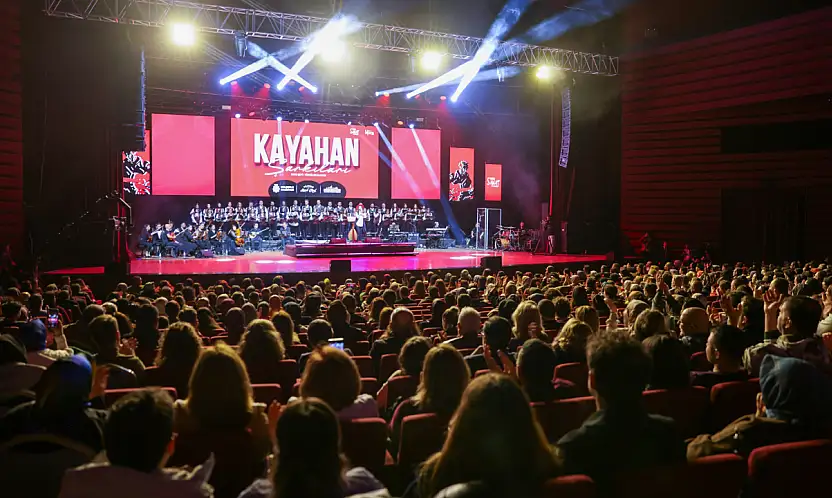 Selçuklu  Kayahan Şarkılarıyla Unutulmaz Bir gece Yaşadı