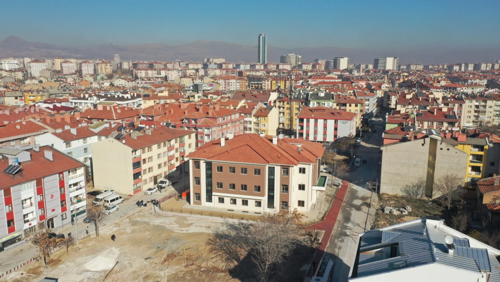 Karatay Belediyesi Nakipoğlu Mahallesi'ne Sağlık Merkezi yaptı