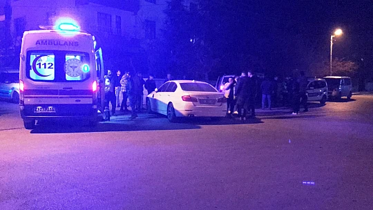 Konya'da polisten kaçarken araçlara çarptı kaçmaya devam etti