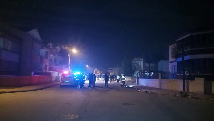 Konya'da polisten kaçarken araçlara çarptı kaçmaya devam etti